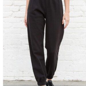 Brandy Melville Rosa Sweatpants in Black – Never Worn